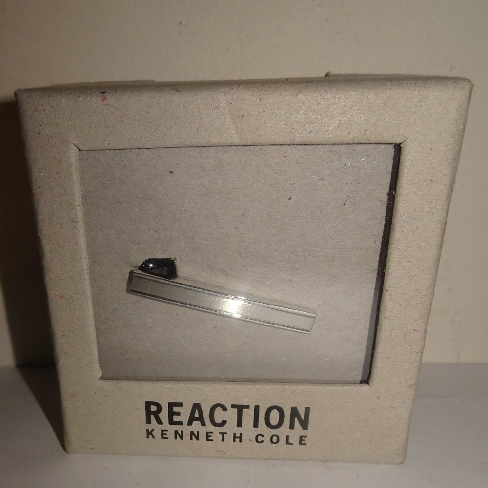 Reaction Kenneth Cole Silver Tone Tie Bar